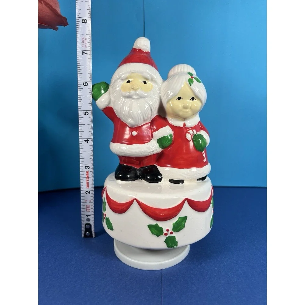 Santa & Mrs Clause Musical Figurine- Plays 